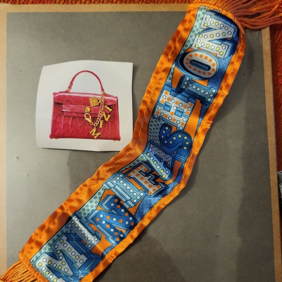 Mini Fashions Series 2 Blue Purse + 4 surprises - Picture 5 of 5